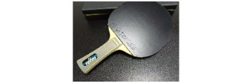 A Viscaria-style blade with black rubber